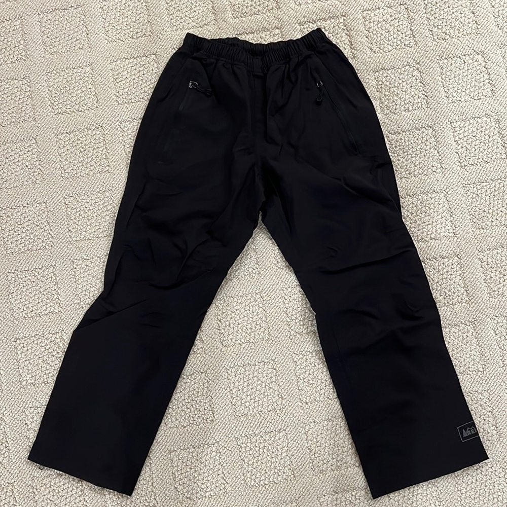 REI kids rain pants. Size 8. Unisex.